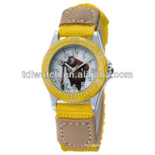 2015 cheaper yellow color animal nylon band watch for kid